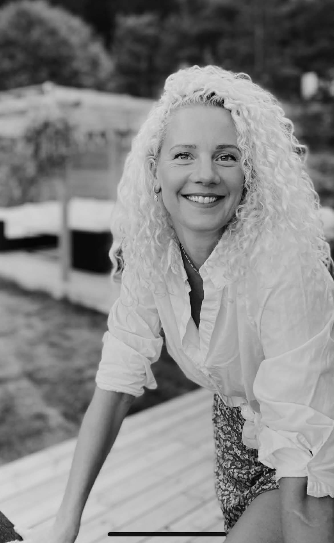 Anikken Hjelde — Kommunikasjon & strategi